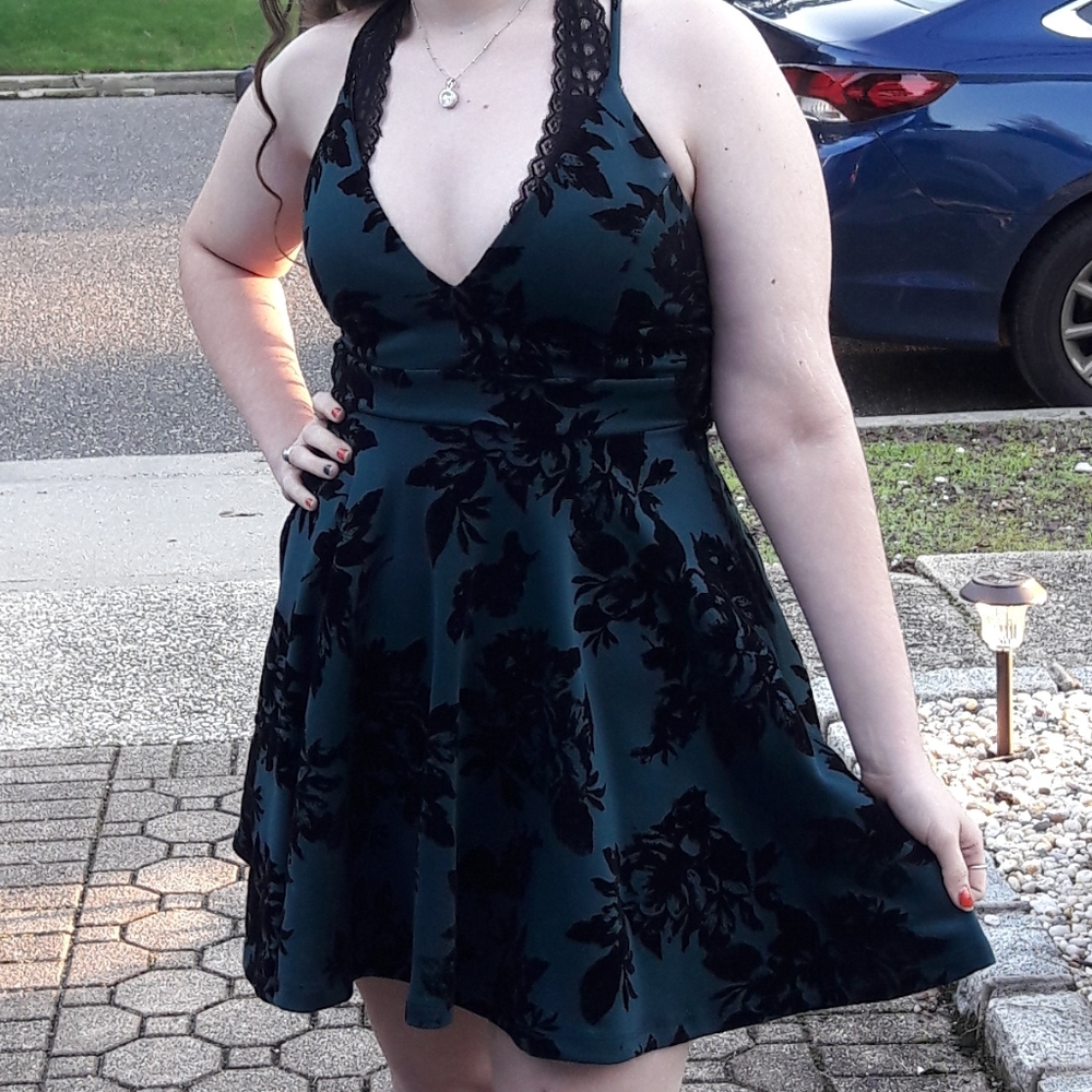 Windsor Dress - Picture 7 of 9
